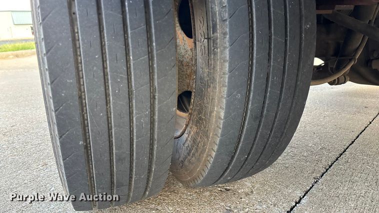 image for item ED2254 2004 Ford F550 bucket truck