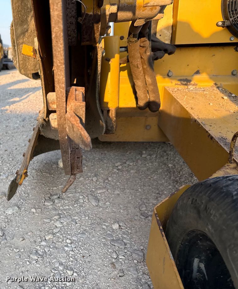 image for item ED5906 1998 Vermeer V1850 trencher