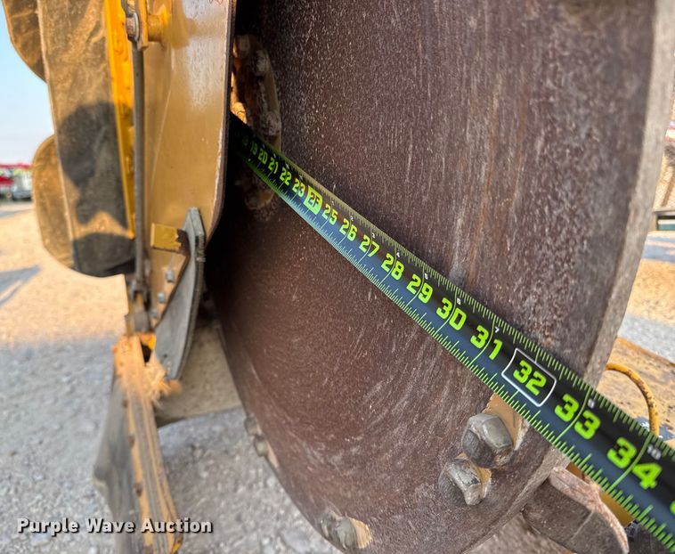 image for item ED5906 1998 Vermeer V1850 trencher