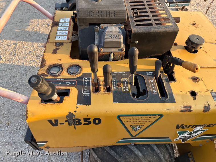 image for item ED5906 1998 Vermeer V1850 trencher