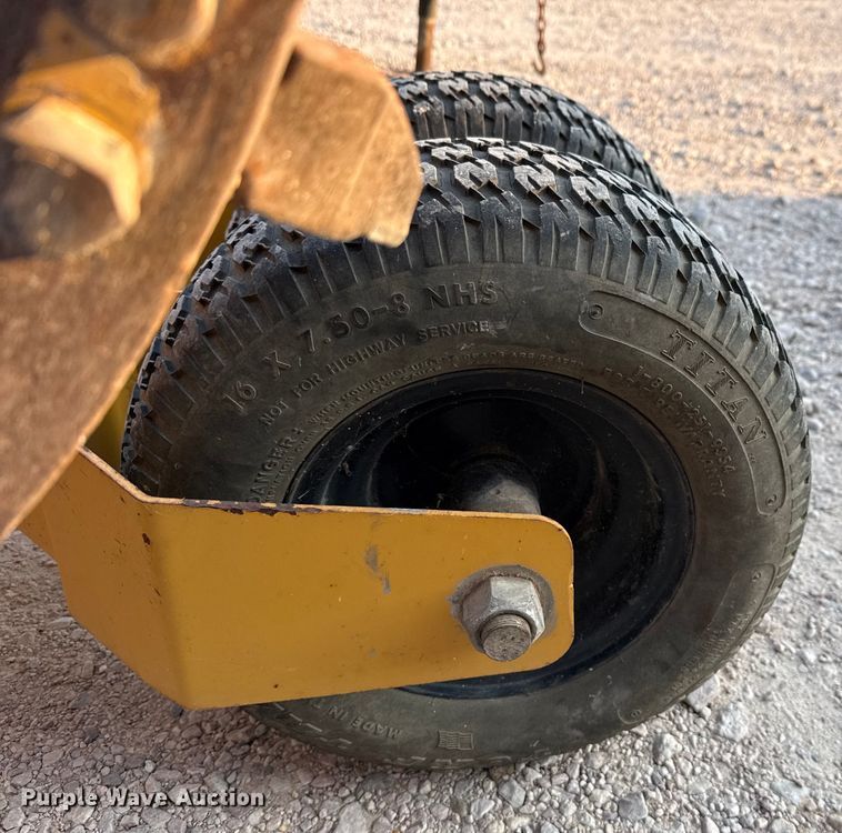 image for item ED5906 1998 Vermeer V1850 trencher