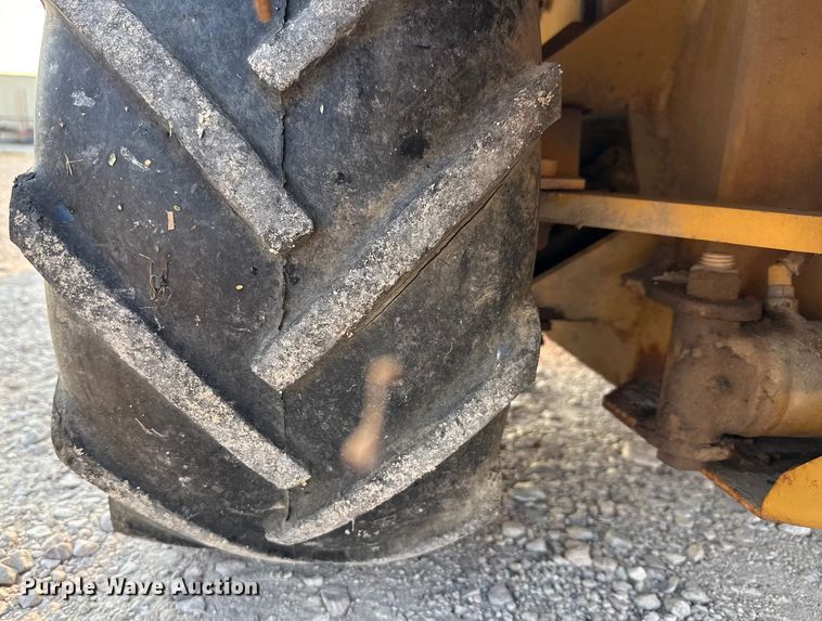 image for item ED5906 1998 Vermeer V1850 trencher