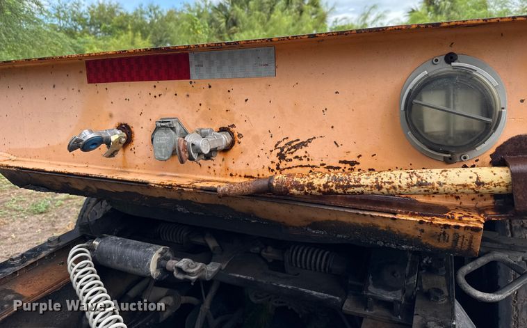 image for item ED5912 2009 Kaufman drop deck equipment trailer