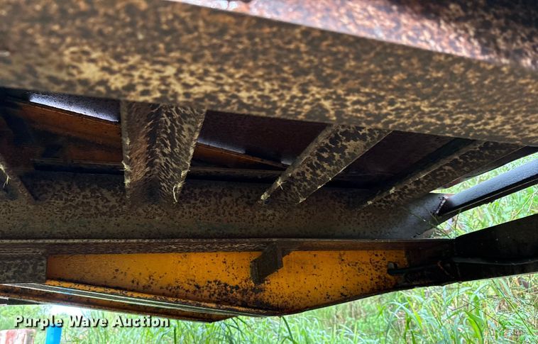 image for item ED5912 2009 Kaufman drop deck equipment trailer