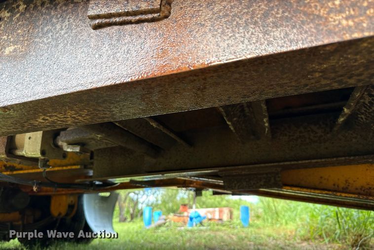 image for item ED5912 2009 Kaufman drop deck equipment trailer