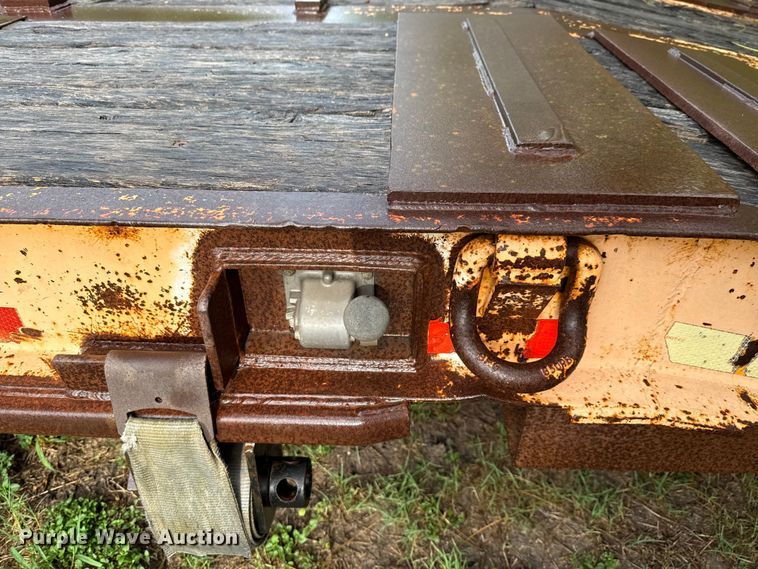 image for item ED5912 2009 Kaufman drop deck equipment trailer