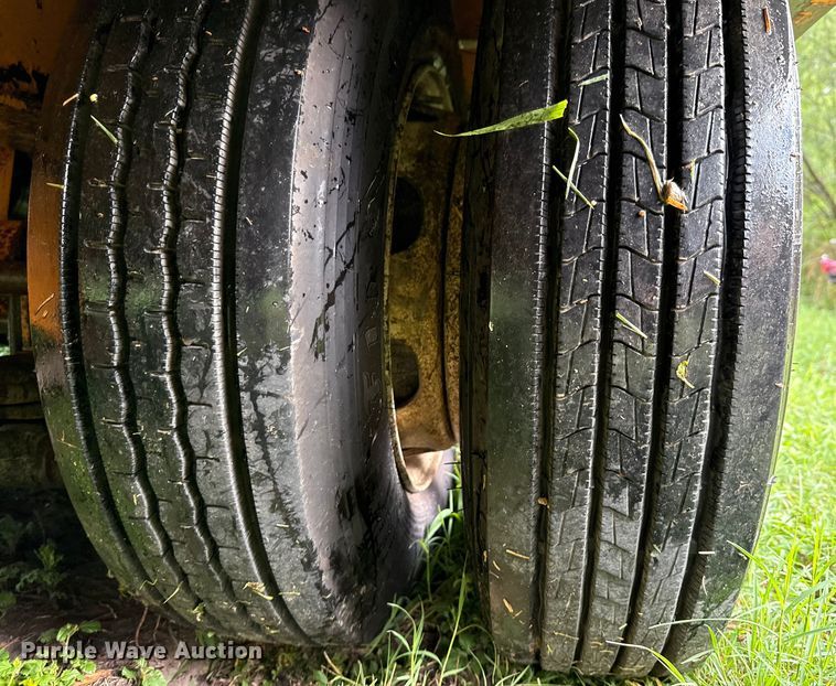 image for item ED5912 2009 Kaufman drop deck equipment trailer