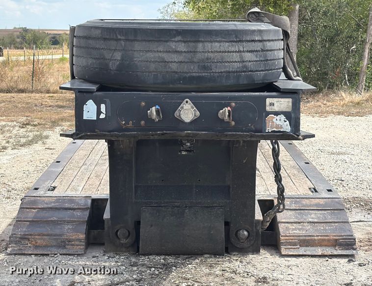 image for item ED5922 2005 Trail King TK70RG-502 lowboy equipment trailer