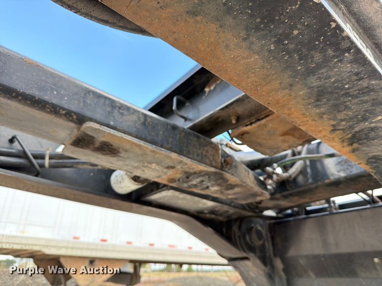 image for item ED5922 2005 Trail King TK70RG-502 lowboy equipment trailer