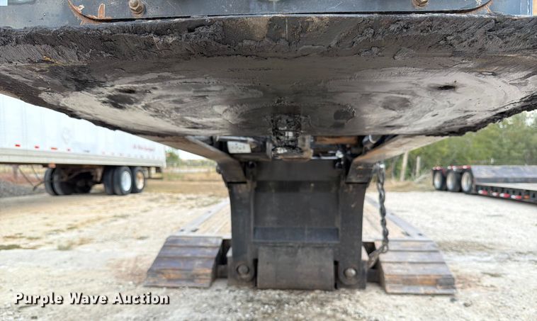 image for item ED5922 2005 Trail King TK70RG-502 lowboy equipment trailer