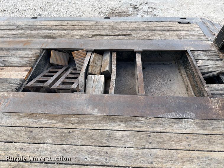 image for item ED5922 2005 Trail King TK70RG-502 lowboy equipment trailer