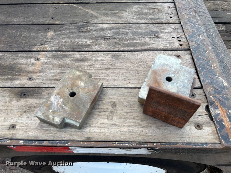 image for item ED5922 2005 Trail King TK70RG-502 lowboy equipment trailer