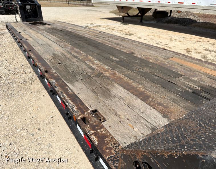 image for item ED5922 2005 Trail King TK70RG-502 lowboy equipment trailer