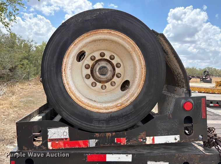 image for item ED5922 2005 Trail King TK70RG-502 lowboy equipment trailer