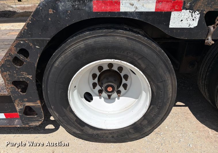 image for item ED5922 2005 Trail King TK70RG-502 lowboy equipment trailer