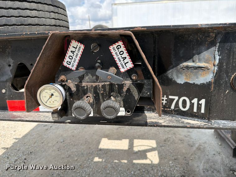 image for item ED5923 2011 Trail King TK70HG-492 lowboy equipment trailer