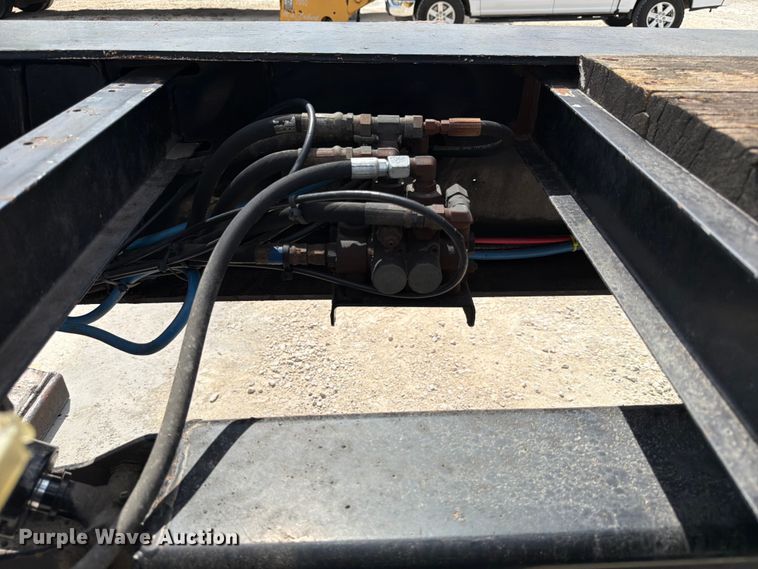 image for item ED5923 2011 Trail King TK70HG-492 lowboy equipment trailer