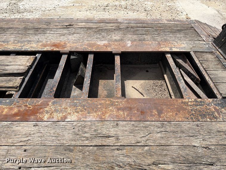 image for item ED5923 2011 Trail King TK70HG-492 lowboy equipment trailer