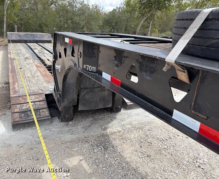 image for item ED5923 2011 Trail King TK70HG-492 lowboy equipment trailer
