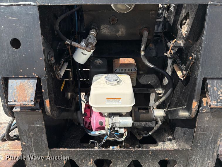 image for item ED5923 2011 Trail King TK70HG-492 lowboy equipment trailer