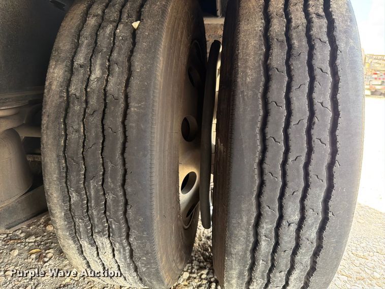 image for item ED5923 2011 Trail King TK70HG-492 lowboy equipment trailer