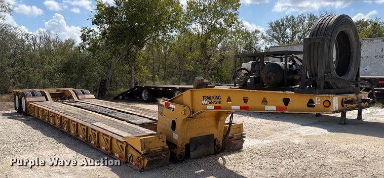 image for item ED5924 2002 Trail King HG Series lowboy equipment trailer