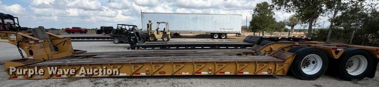 image for item ED5924 2002 Trail King HG Series lowboy equipment trailer