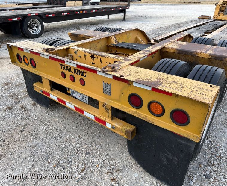 image for item ED5924 2002 Trail King HG Series lowboy equipment trailer