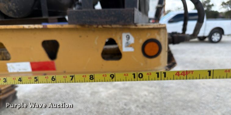 image for item ED5924 2002 Trail King HG Series lowboy equipment trailer