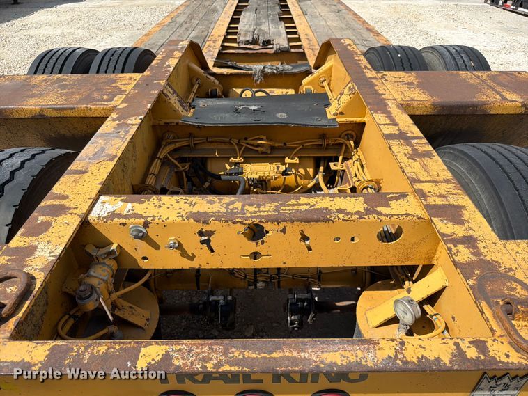 image for item ED5924 2002 Trail King HG Series lowboy equipment trailer