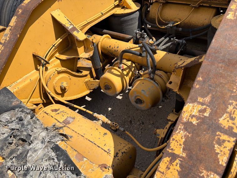 image for item ED5924 2002 Trail King HG Series lowboy equipment trailer