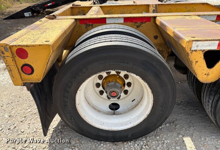 image for item ED5924 2002 Trail King HG Series lowboy equipment trailer