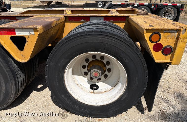 image for item ED5924 2002 Trail King HG Series lowboy equipment trailer