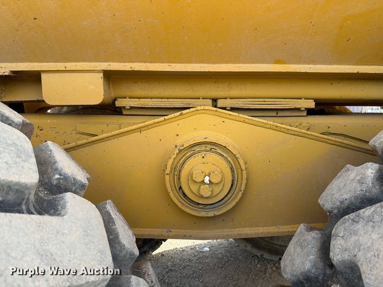 image for item ED5947 Caterpillar D400 articulated haul truck