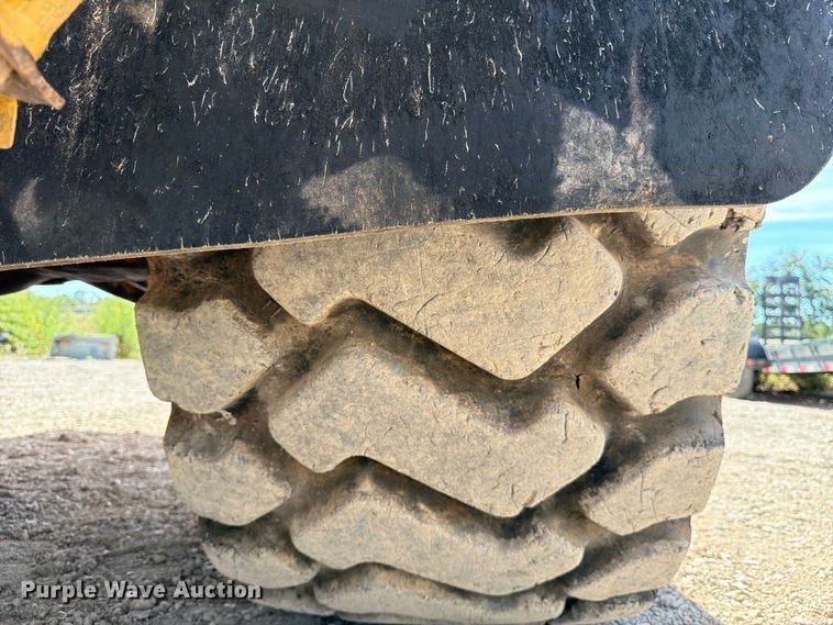 image for item ED5947 Caterpillar D400 articulated haul truck