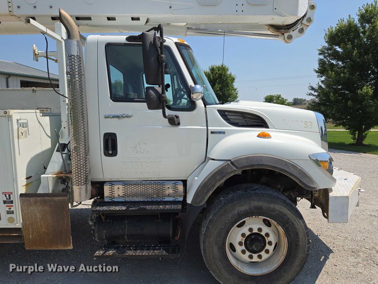 image for item EF1508 2011 International 7500 bucket truck
