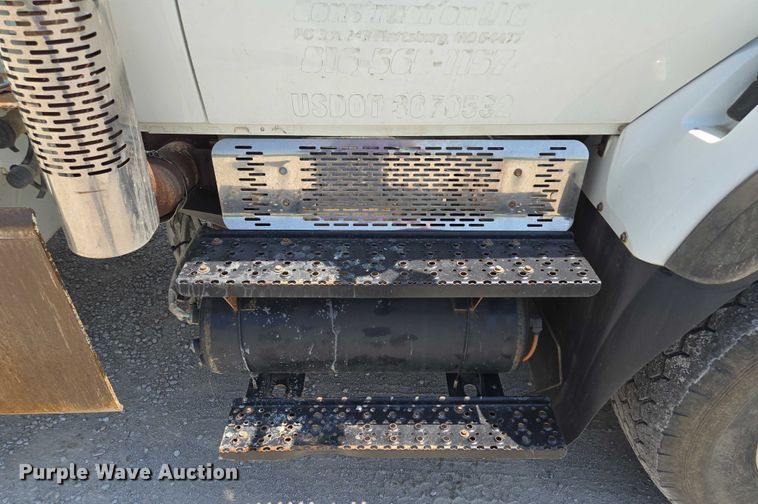 image for item EF1508 2011 International 7500 bucket truck