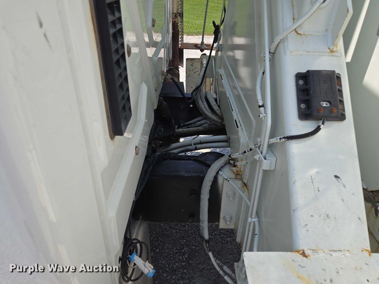 image for item EF1508 2011 International 7500 bucket truck