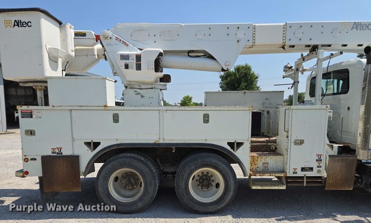 image for item EF1508 2011 International 7500 bucket truck