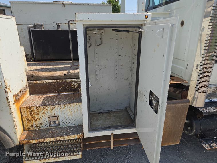 image for item EF1508 2011 International 7500 bucket truck