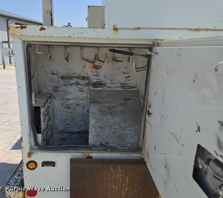 image for item EF1508 2011 International 7500 bucket truck