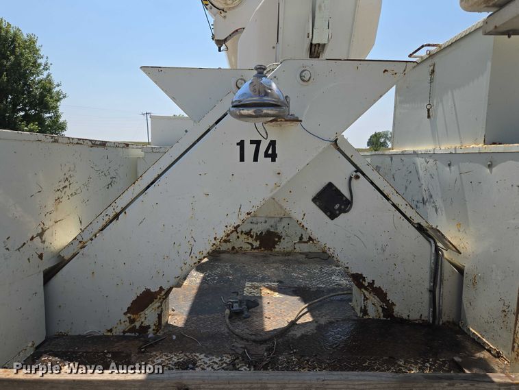 image for item EF1508 2011 International 7500 bucket truck