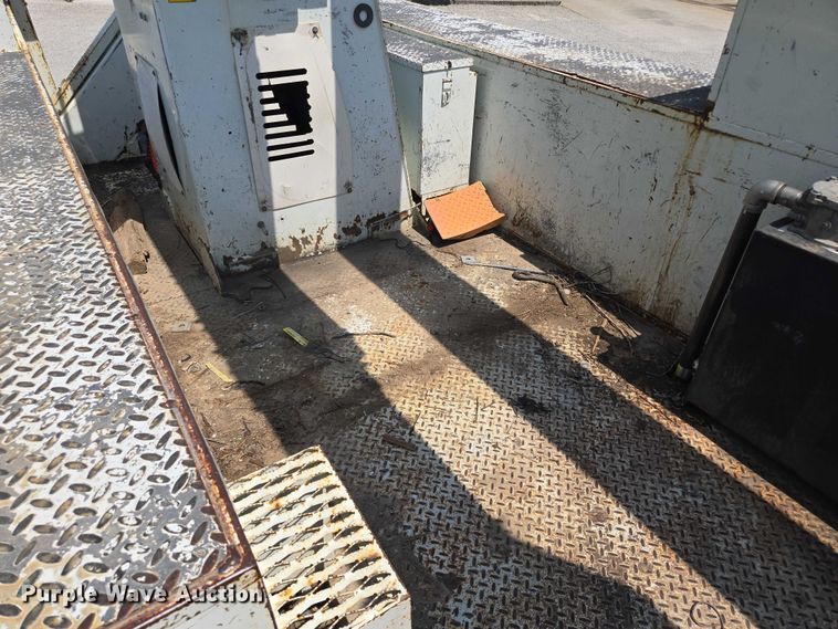 image for item EF1508 2011 International 7500 bucket truck