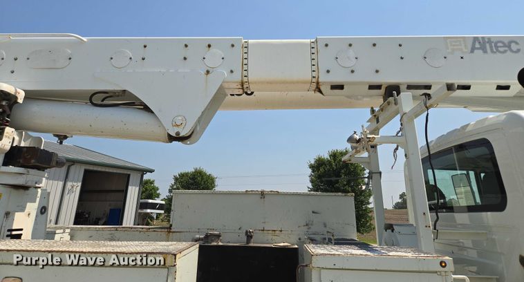 image for item EF1508 2011 International 7500 bucket truck