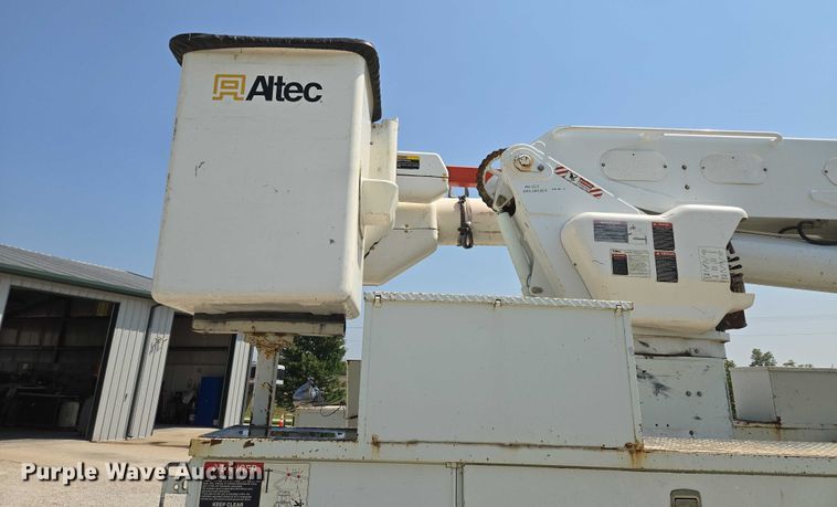 image for item EF1508 2011 International 7500 bucket truck