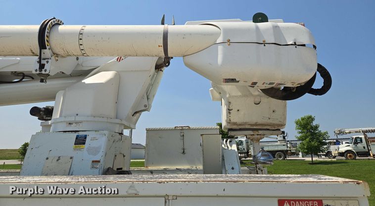 image for item EF1508 2011 International 7500 bucket truck