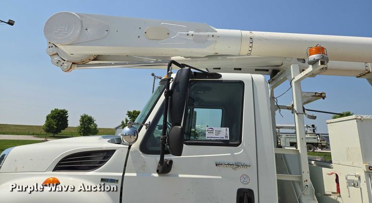 image for item EF1508 2011 International 7500 bucket truck