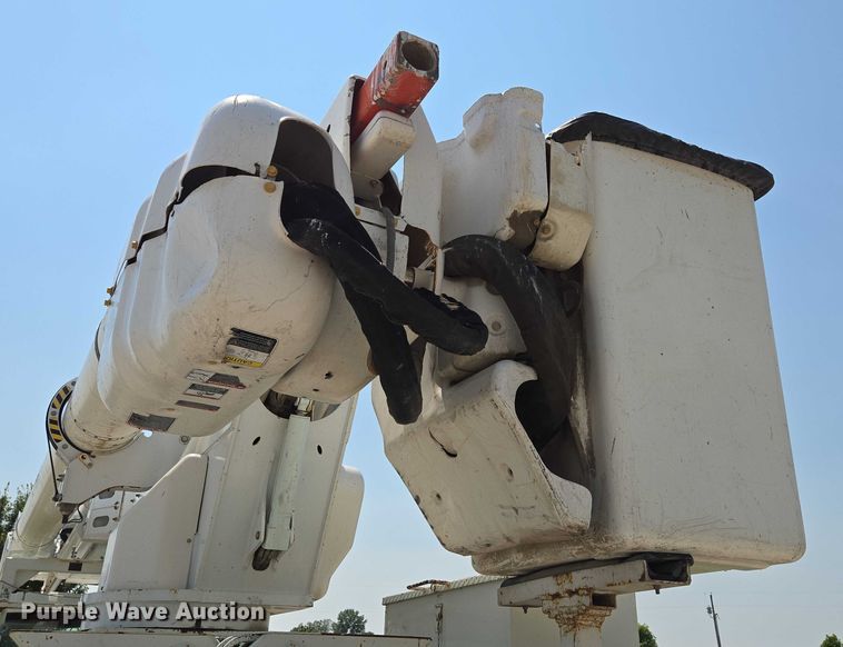 image for item EF1508 2011 International 7500 bucket truck