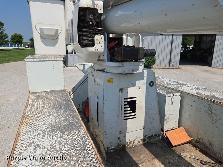 image for item EF1508 2011 International 7500 bucket truck