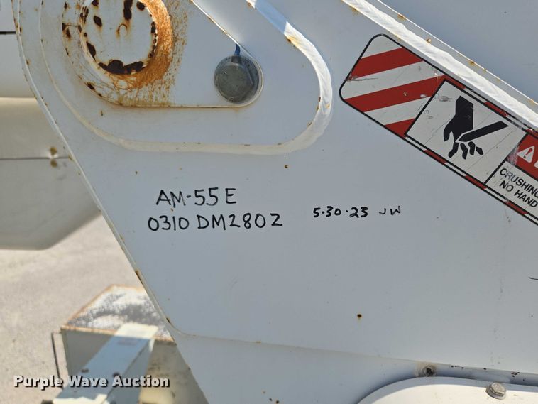 image for item EF1508 2011 International 7500 bucket truck